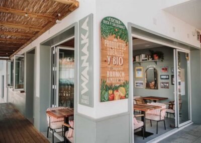 Wanaka Tarifa, un rincón healthy de estilo mediterráneo. fachada