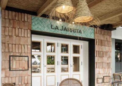 Restaurante La Jarrita muebles de exterior