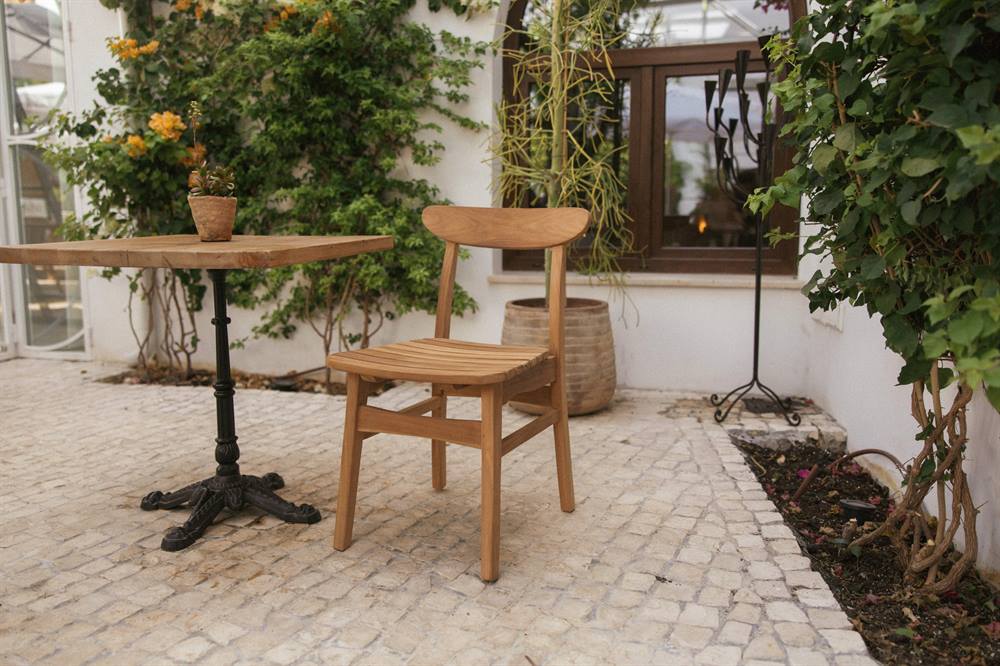 colores 2025 silla madera natural