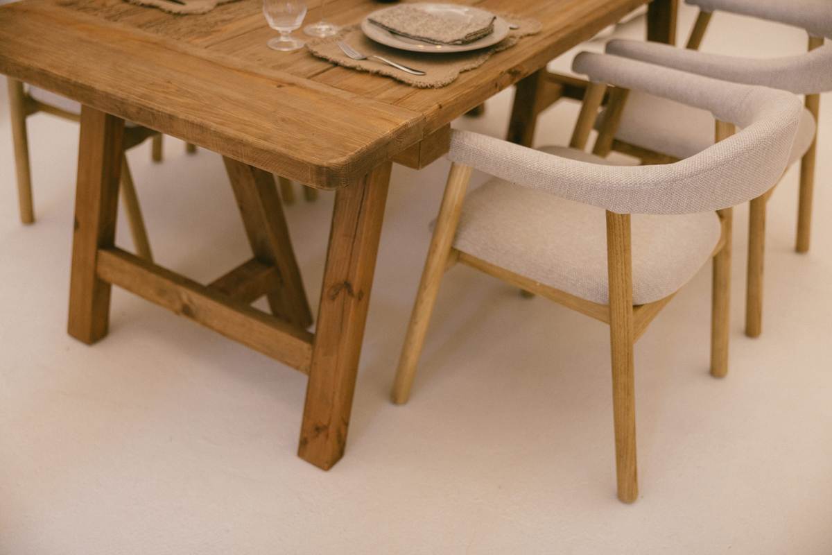 10 sillas y taburetes para decorar restaurante este otoño 2025 6